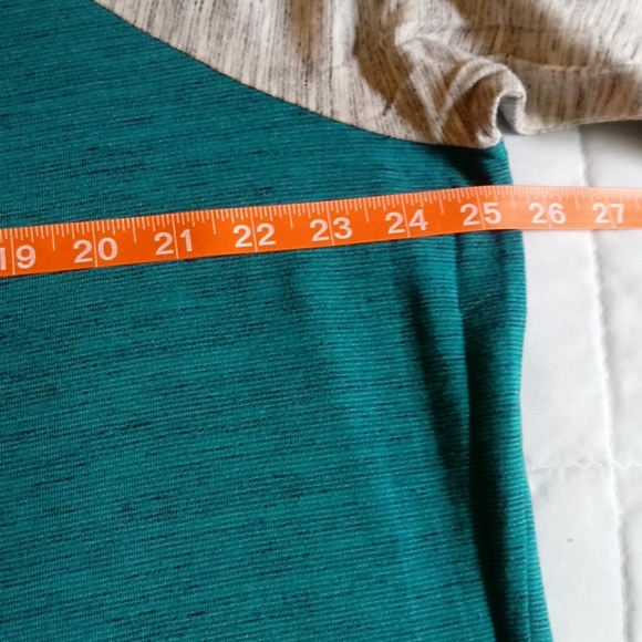 LuLaRoe contrast sleeve Irma tunic tee size S - Picture 7 of 8